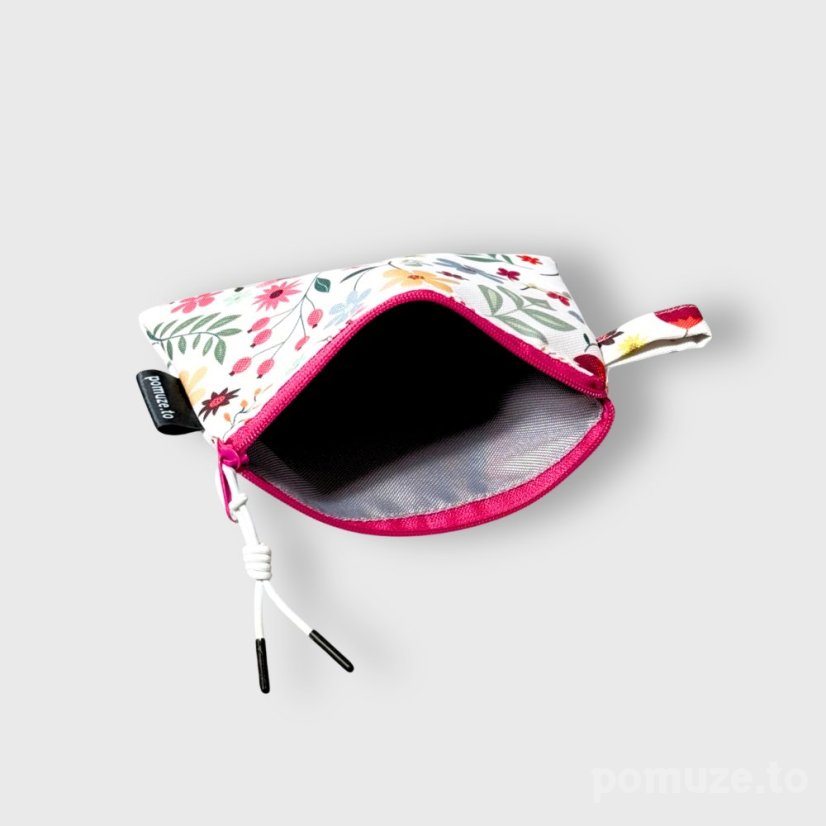 Taštička / S / kytičky dvje